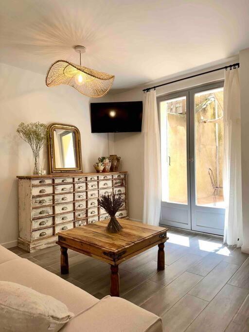 Lou Paseo : Appartement Brocante Centre Historique L'Isle-sur-la-Sorgue Bagian luar foto