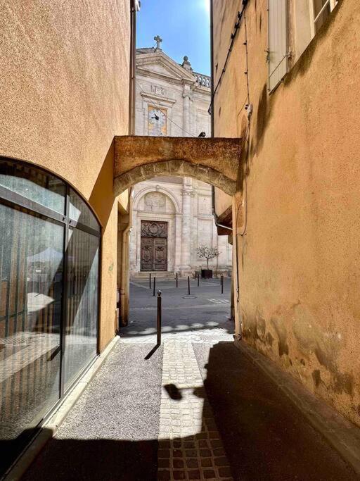 Lou Paseo : Appartement Brocante Centre Historique L'Isle-sur-la-Sorgue Bagian luar foto