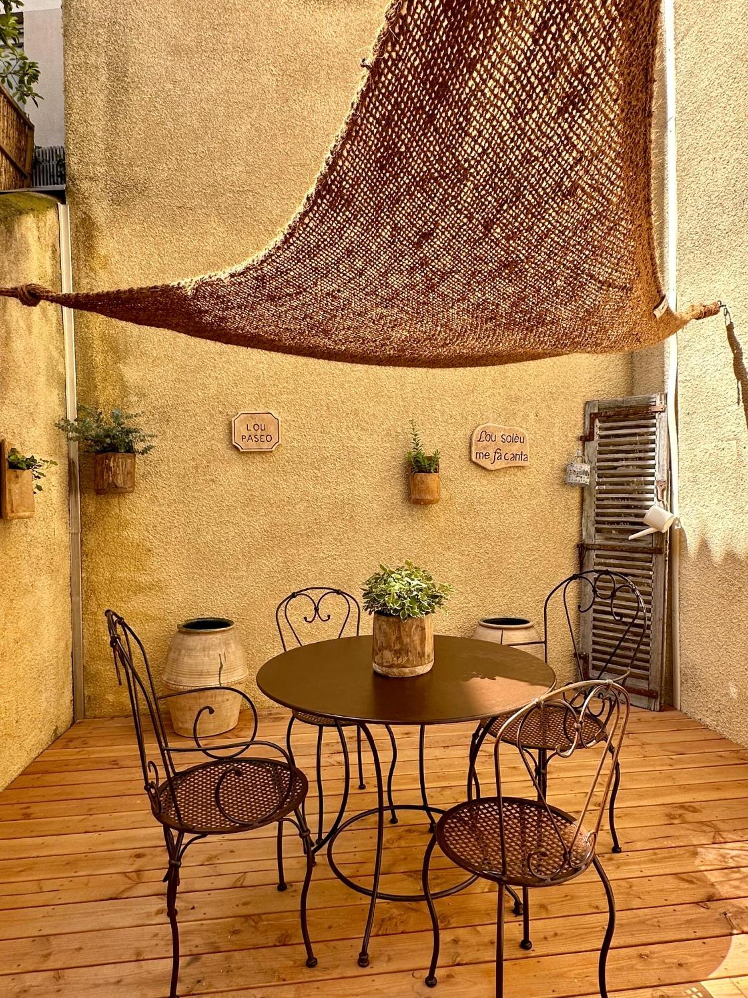 Lou Paseo : Appartement Brocante Centre Historique L'Isle-sur-la-Sorgue Bagian luar foto